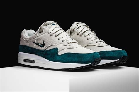 nike air max jewell grün|air max 1 jewel.